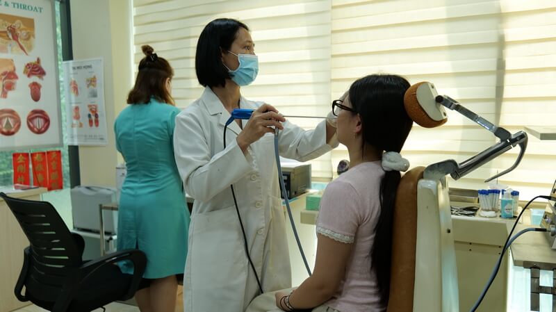 Phương pháp nội soi tai mũi họng ống cứng